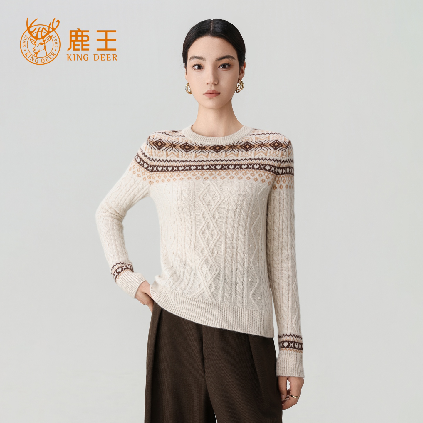 鹿王25秋冬新款女圆领100山羊绒时尚民族风绞花套衫 厚 4M271