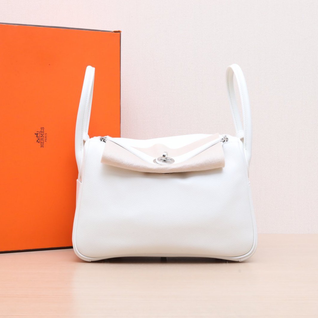 99新 Hermes/爱马仕 小花6欢 Lindy 26 白色 EC皮 Y刻 银扣 包