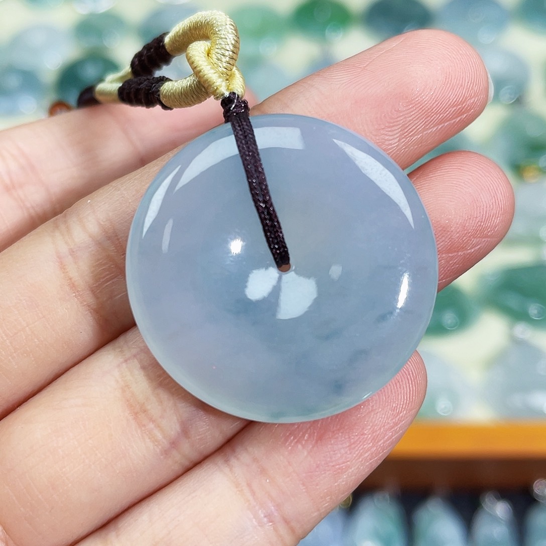 翡翠颈饰未镶嵌吊坠