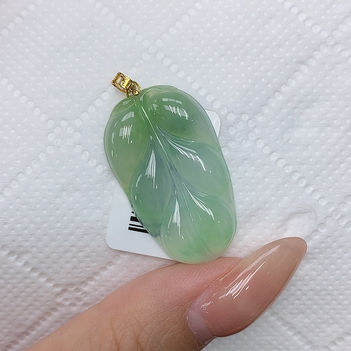 颈饰18K金镶嵌翡翠