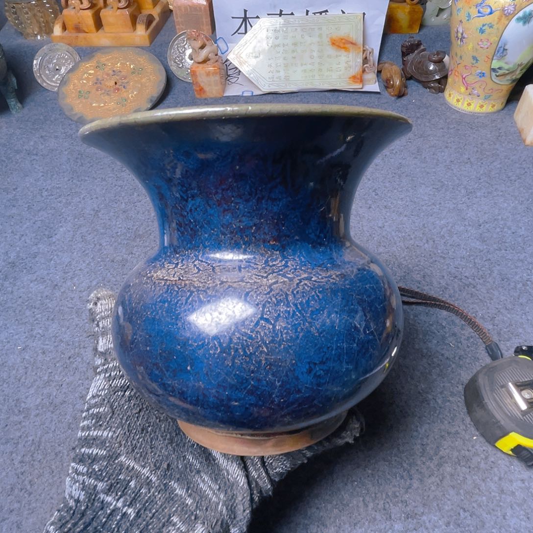 缸坎坎坷坷地走过这座城