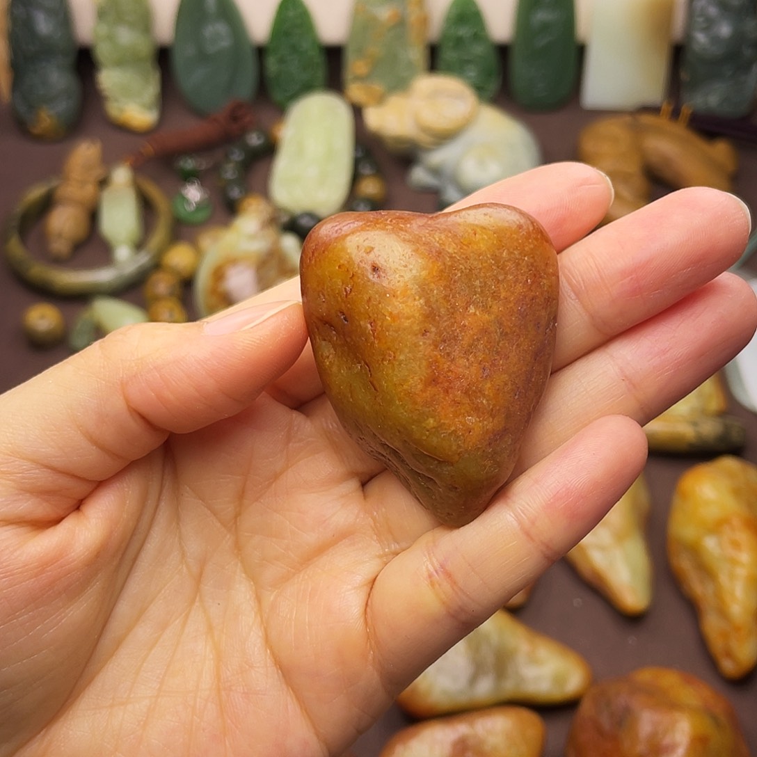 岫岩河磨玉（透闪石质玉）未镶嵌颈饰