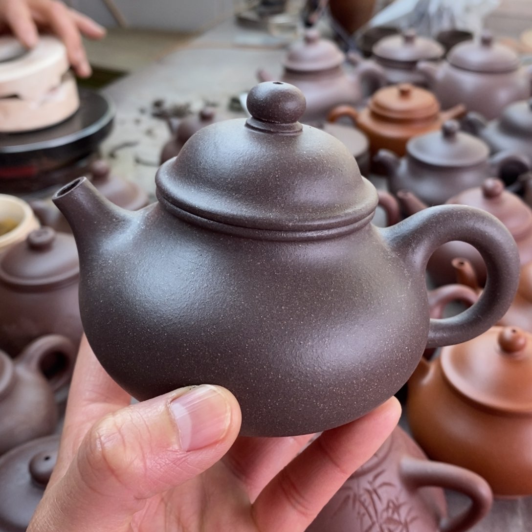 紫砂茶壶 v b n n k k k