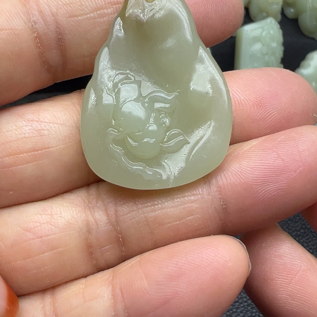 和田玉（糖玉）未镶嵌颈饰