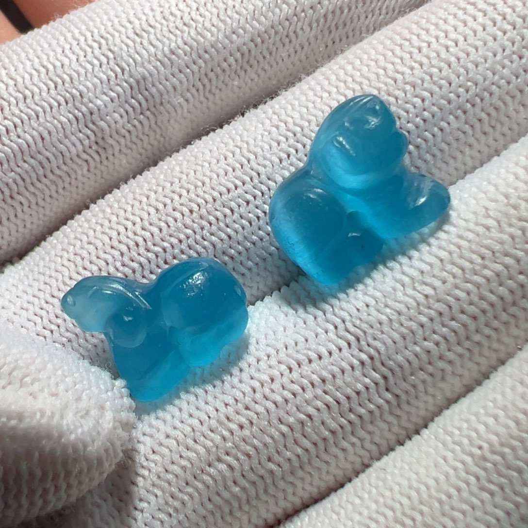 贻***轩玛瑙/玉髓未镶嵌珠子。