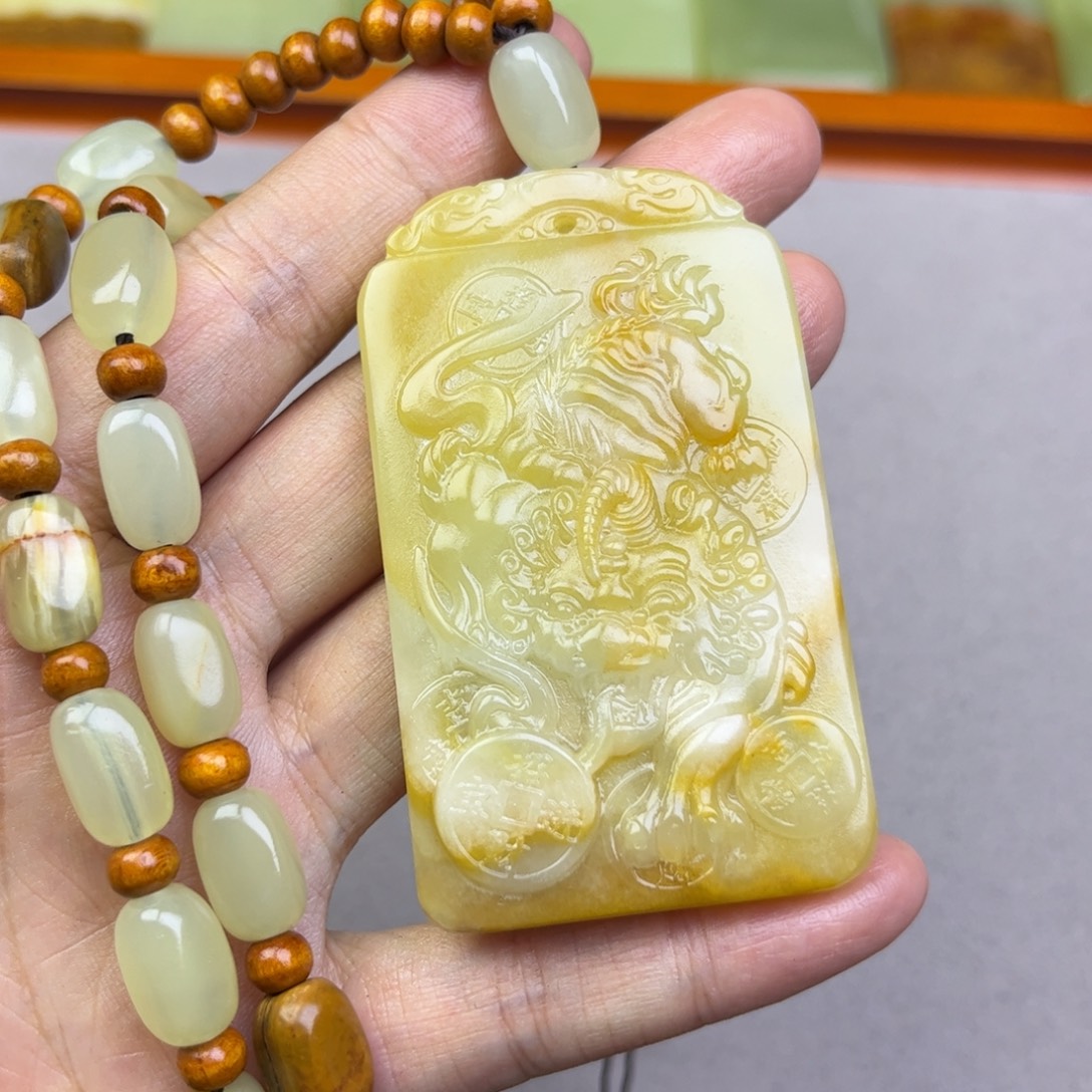 新疆昆仑山料貔貅