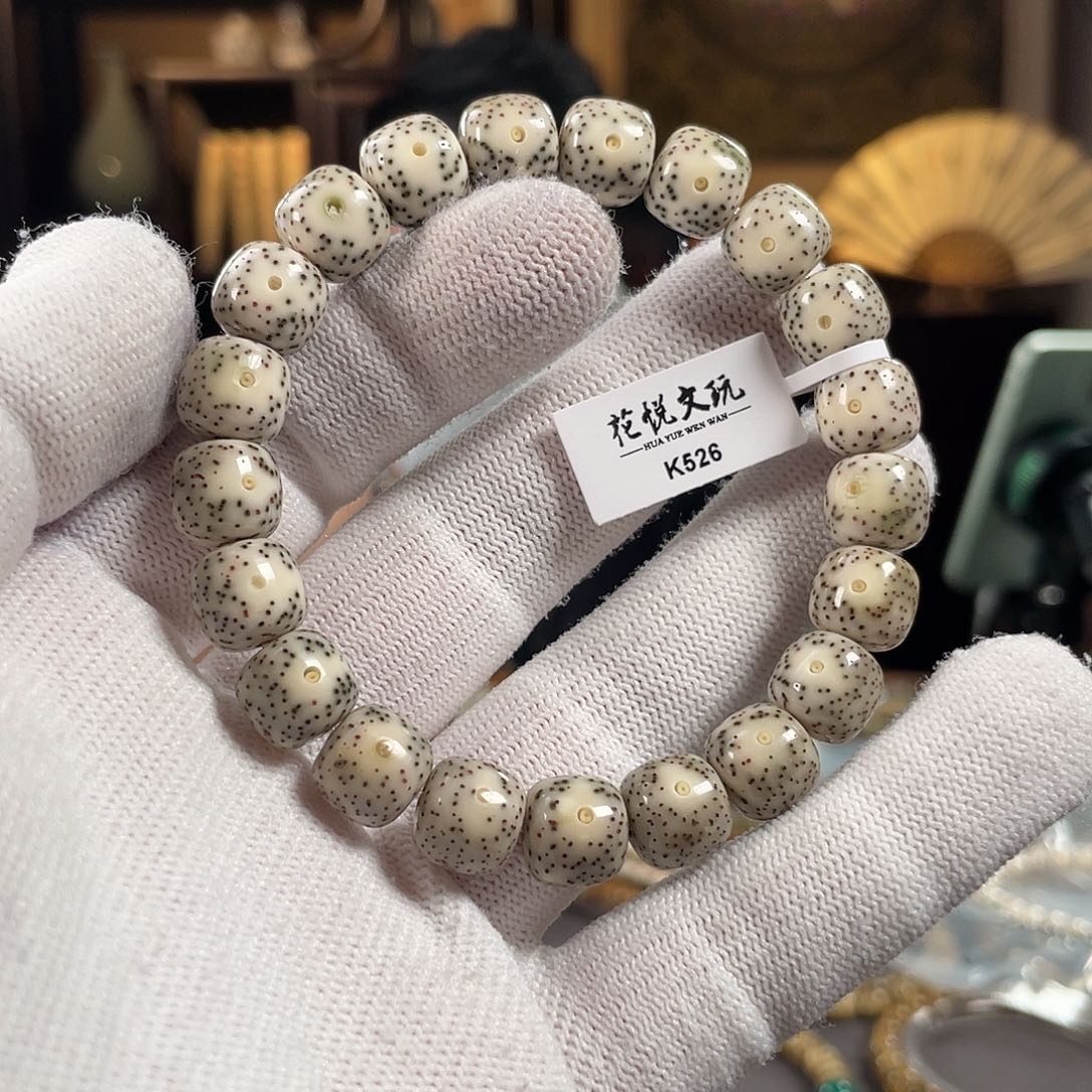 蛙***饮手串星月菩提11x10 石玉料灰瓷白月留白针尖星 K526