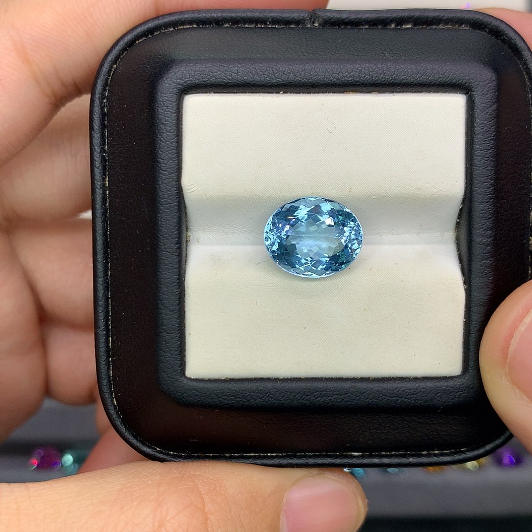 海蓝宝石裸石4.62克拉吉尔德大证圣玛利亚色