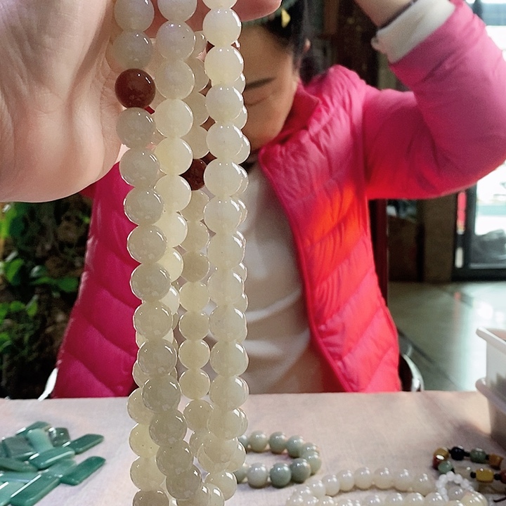 密玉（石英质玉）颈饰未镶嵌