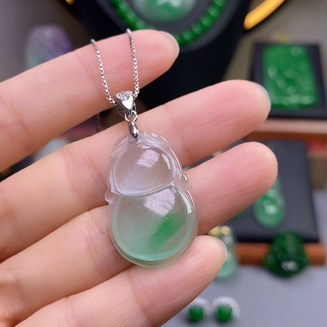 吊坠(赠链)未镶嵌翡翠