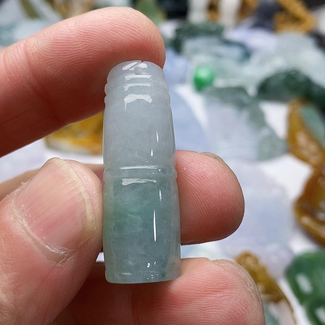 翡翠颈饰未镶嵌竹节