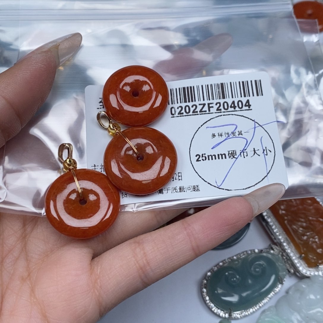 翡翠吊坠(不含链)未镶嵌知*
