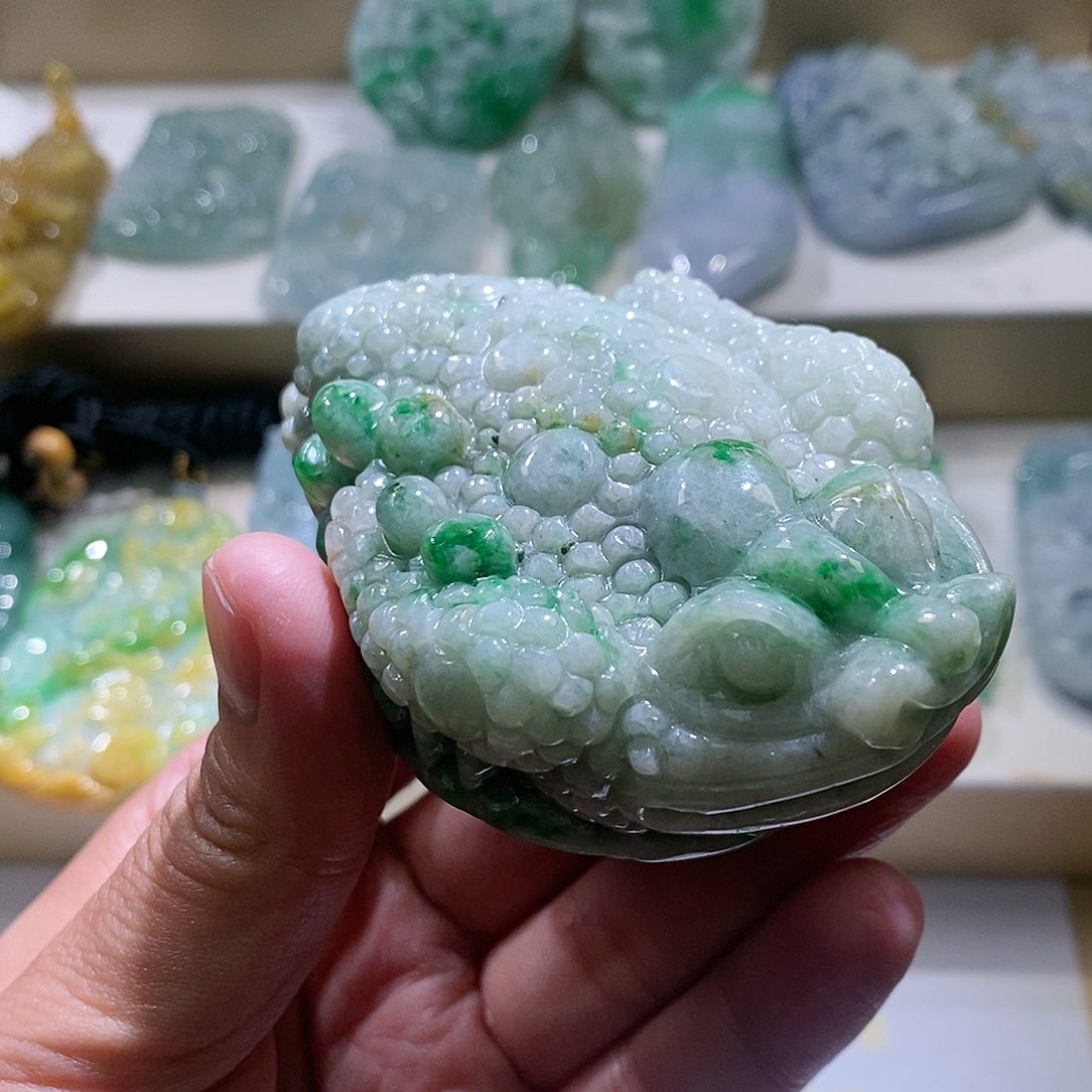 【闪购商品】翡翠颈饰未镶嵌蟾