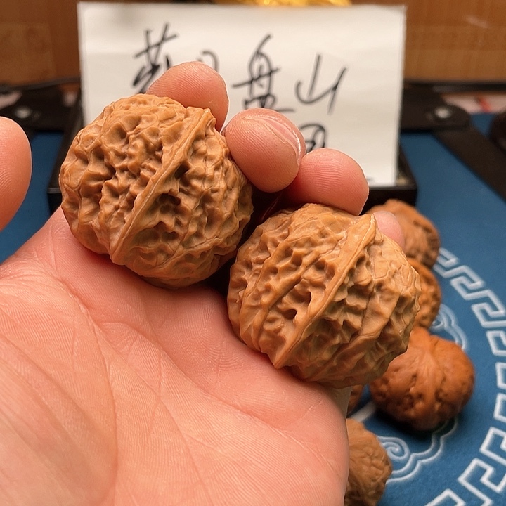 文玩核桃吊坠黄松峪