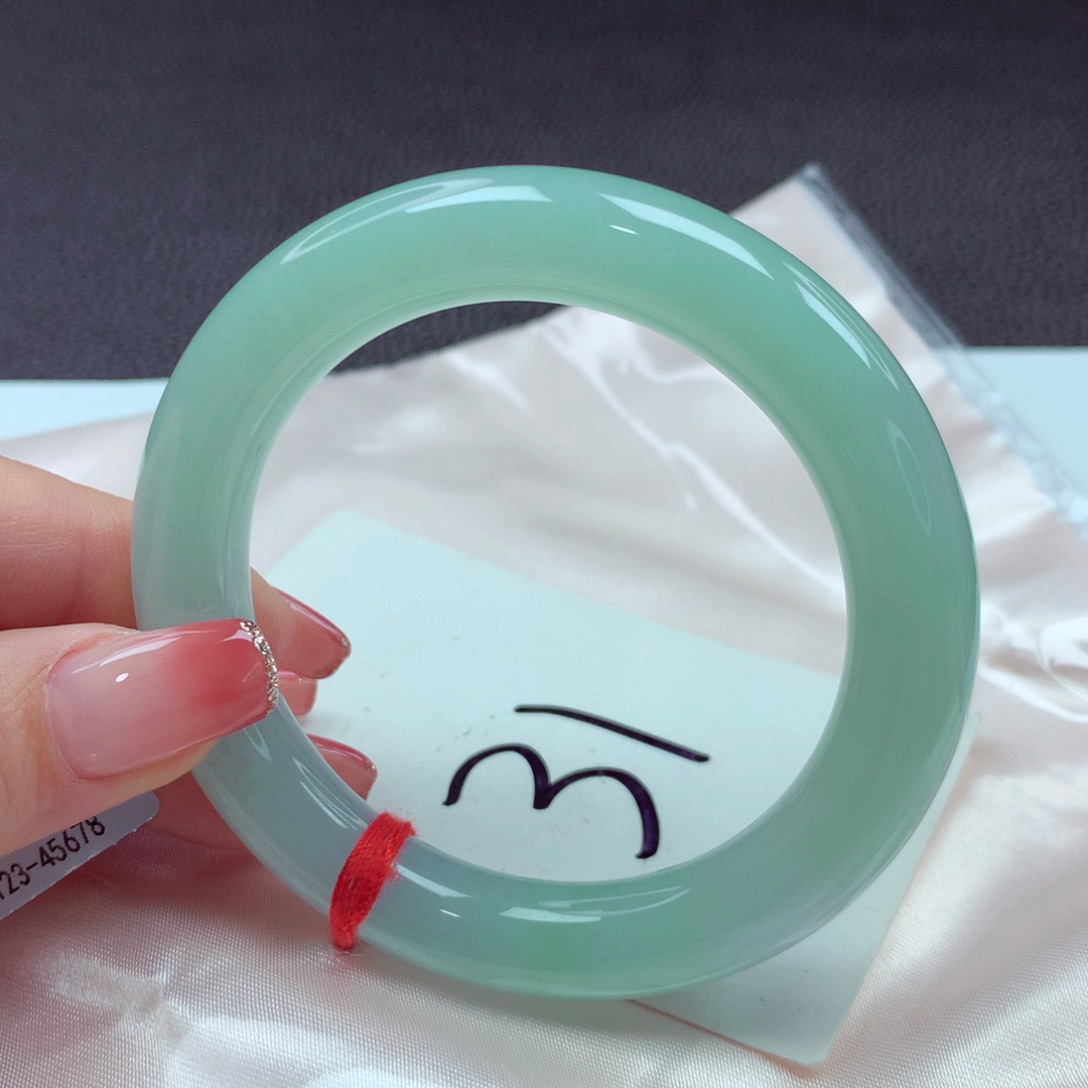 翡翠手镯未镶嵌手镯56