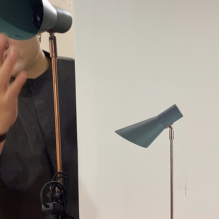 铝合金斜口台灯无灯泡52厘米颜色随机