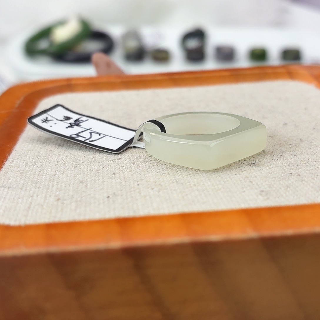 和田玉未镶嵌戒指c45清水马鞍17.4不退换