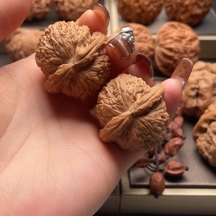 文玩核桃吊坠全品36尺粗棱球白
