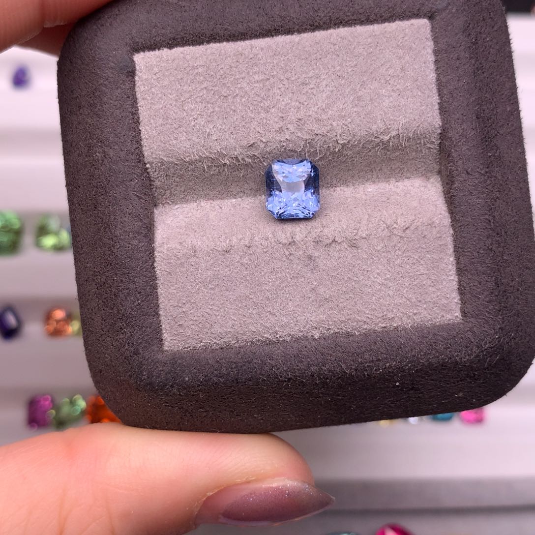 尖晶石裸石未镶嵌1.58克拉