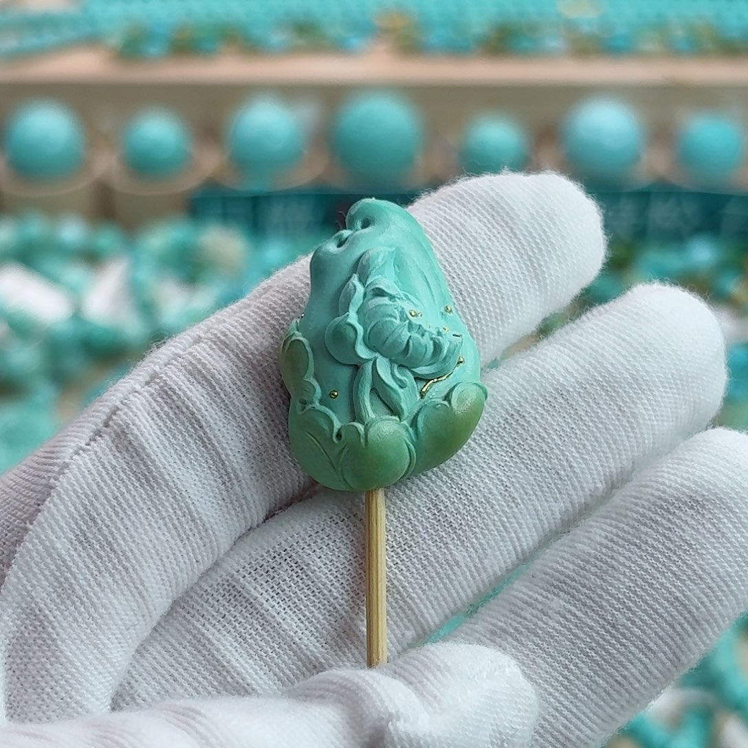 绿松石未镶嵌珠宝奇石