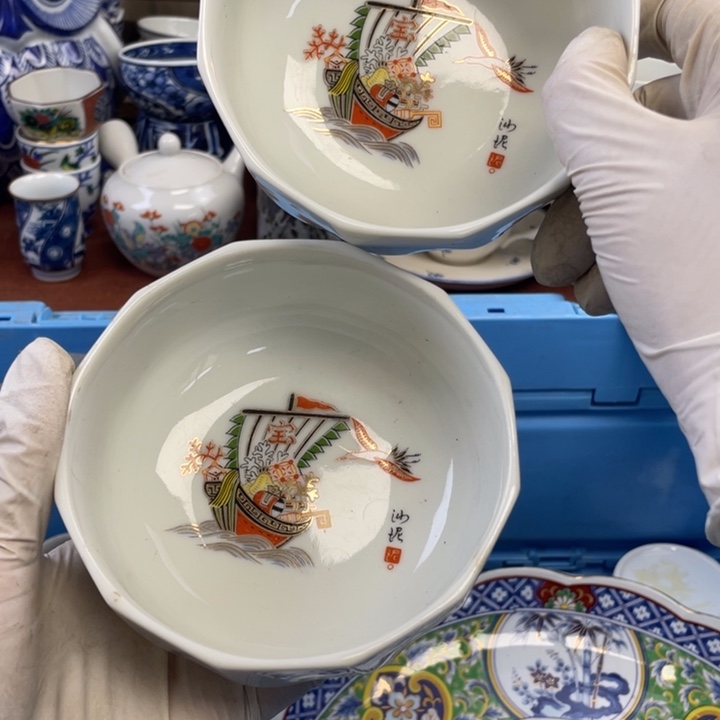 他家瓷器真美…开播了