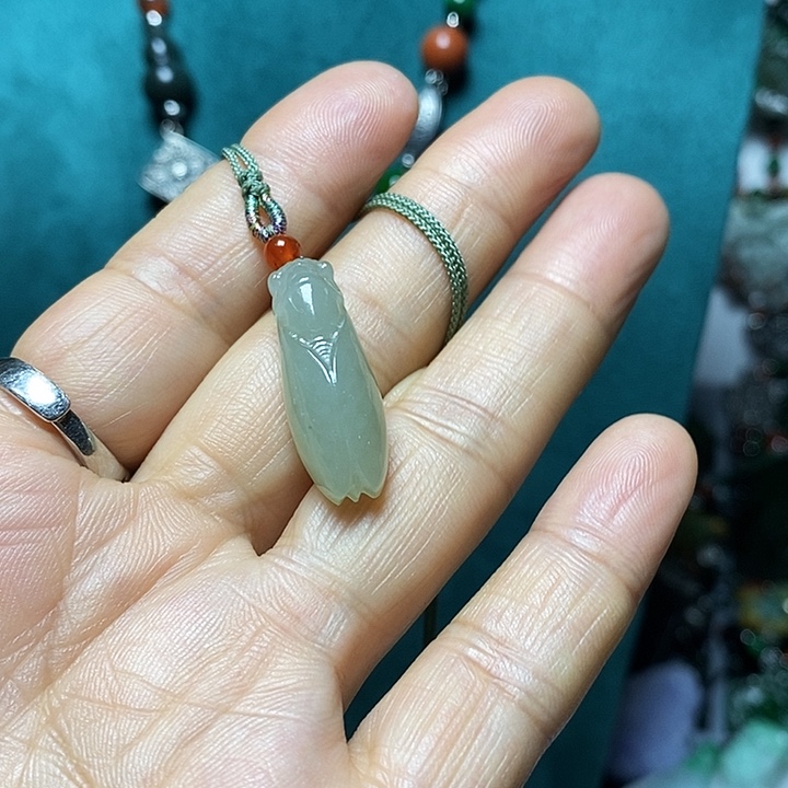 翡翠未镶嵌吊坠(赠链)