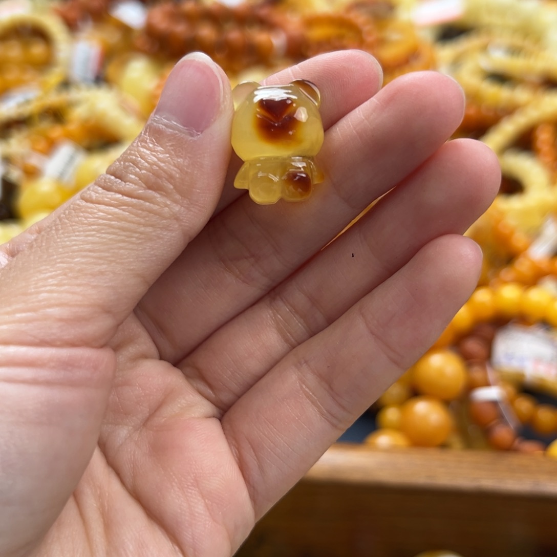 未镶嵌琥珀珠宝奇石