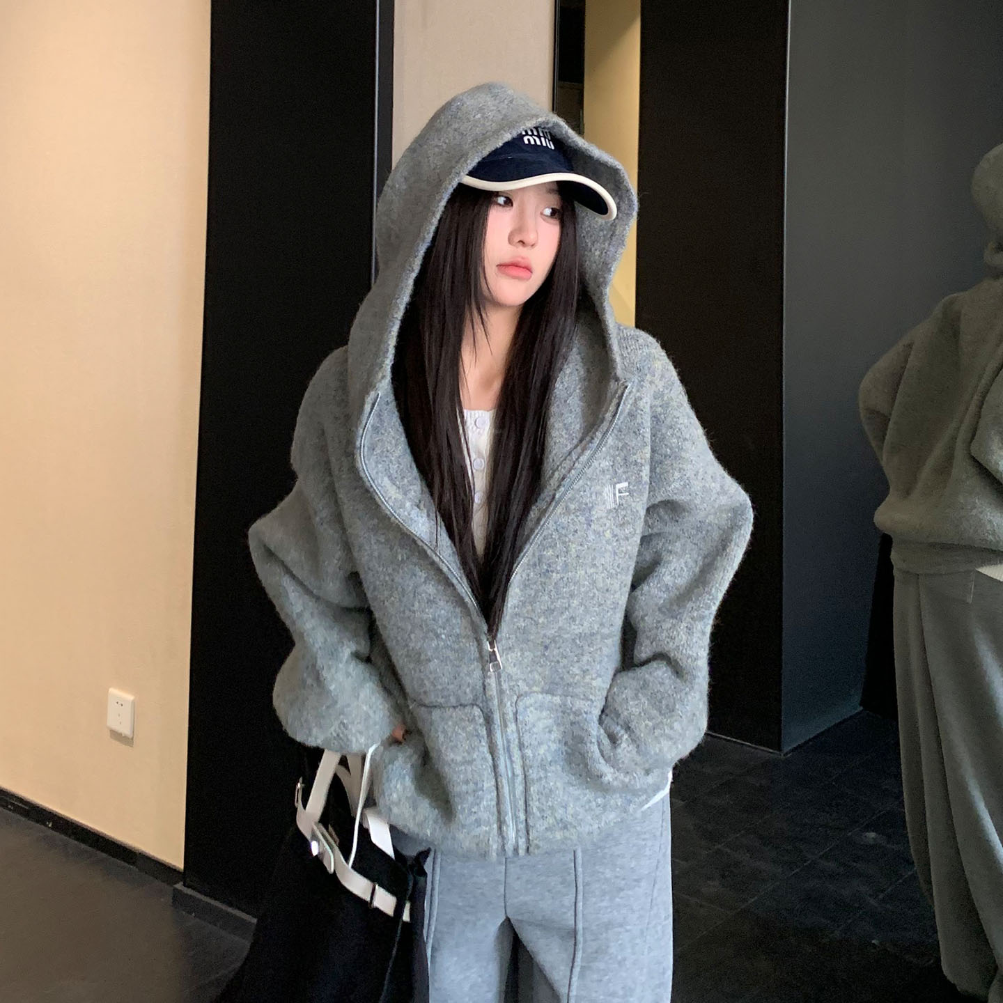 饭饭又饿了慵懒风连帽毛衣外套女冬设计感巨好看宽松休闲针织开衫