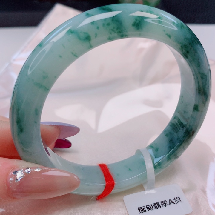 翡翠未镶嵌手镯60圈