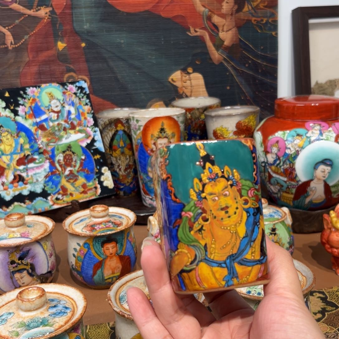 手工手绘黄财财茶杯