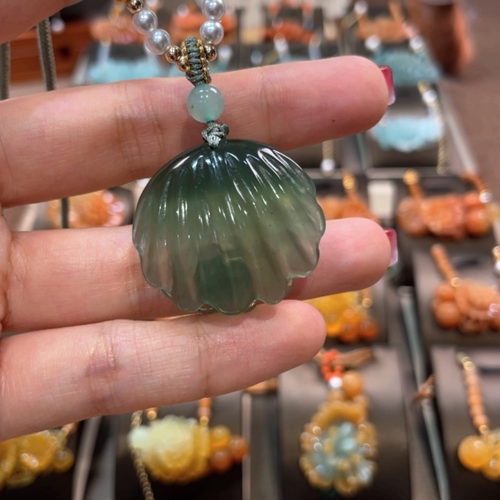 蛇纹石玉吊坠(赠链)未镶嵌