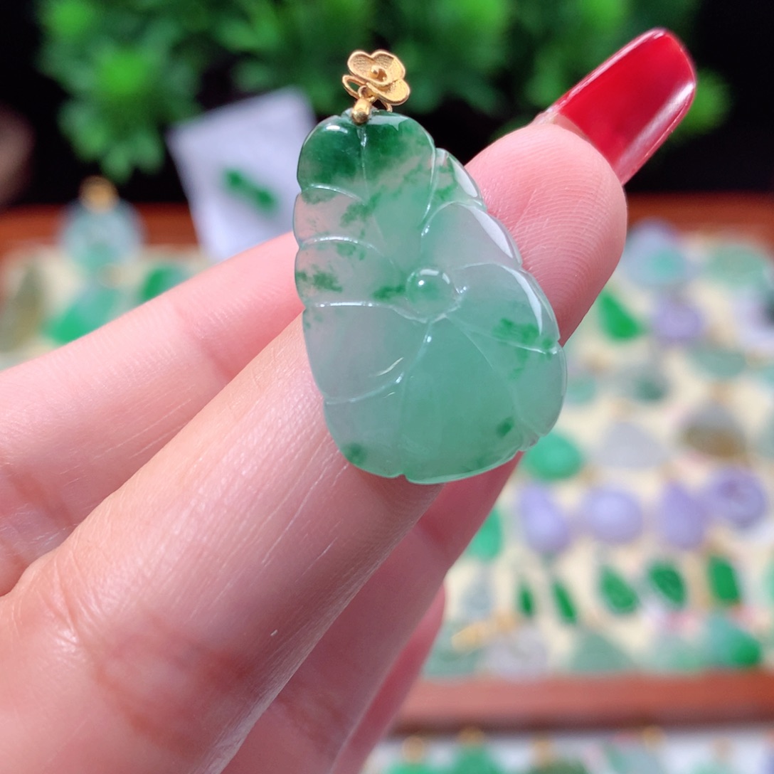 翡翠吊坠(不含链)18K金镶嵌