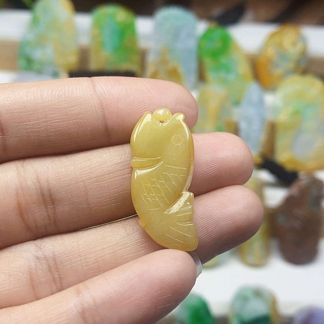 颈饰未镶嵌翡翠天然翡翠A货
