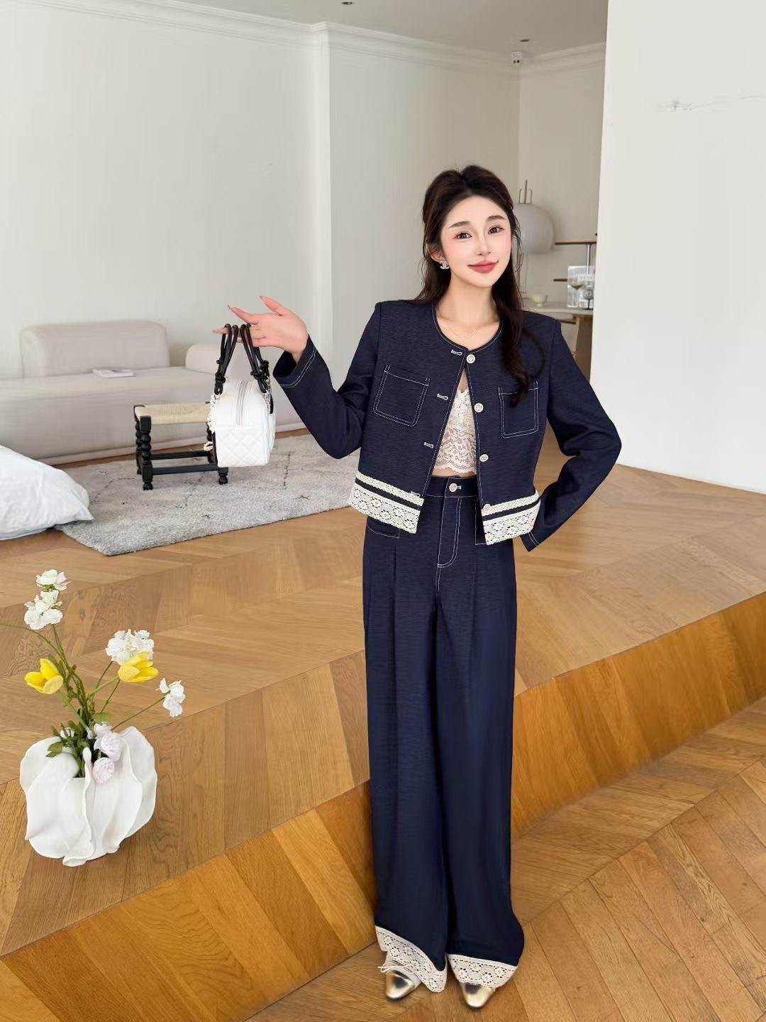 蕾丝花边拼接设计感牛仔外套两件套女春季新款时尚减龄阔腿裤套装