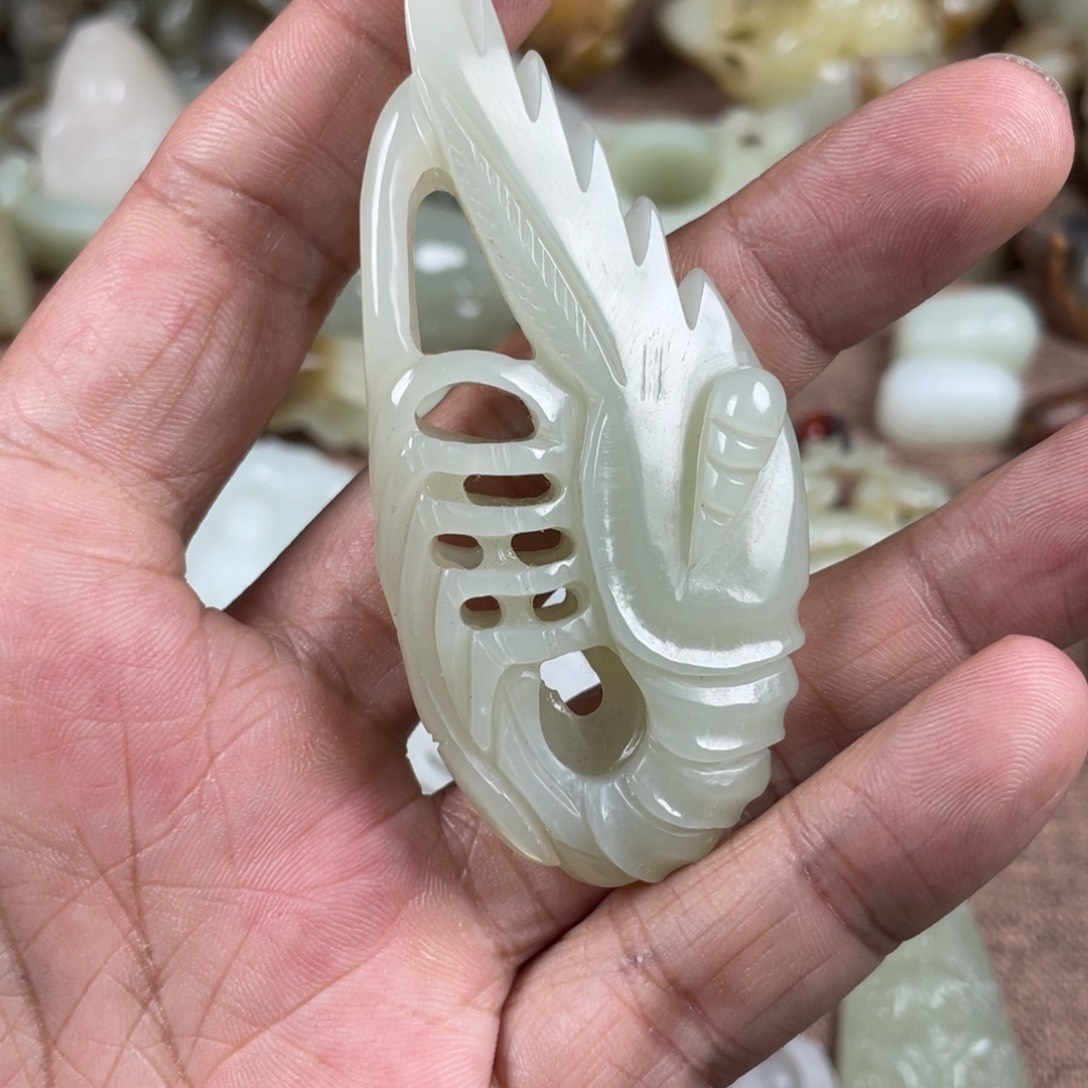 和田玉未镶嵌把件