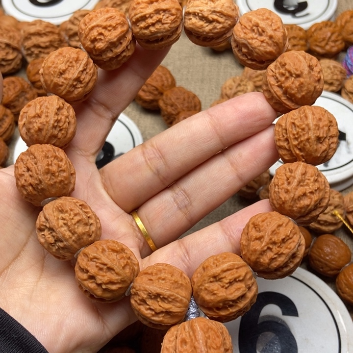 文玩核桃吊坠白茬八棱