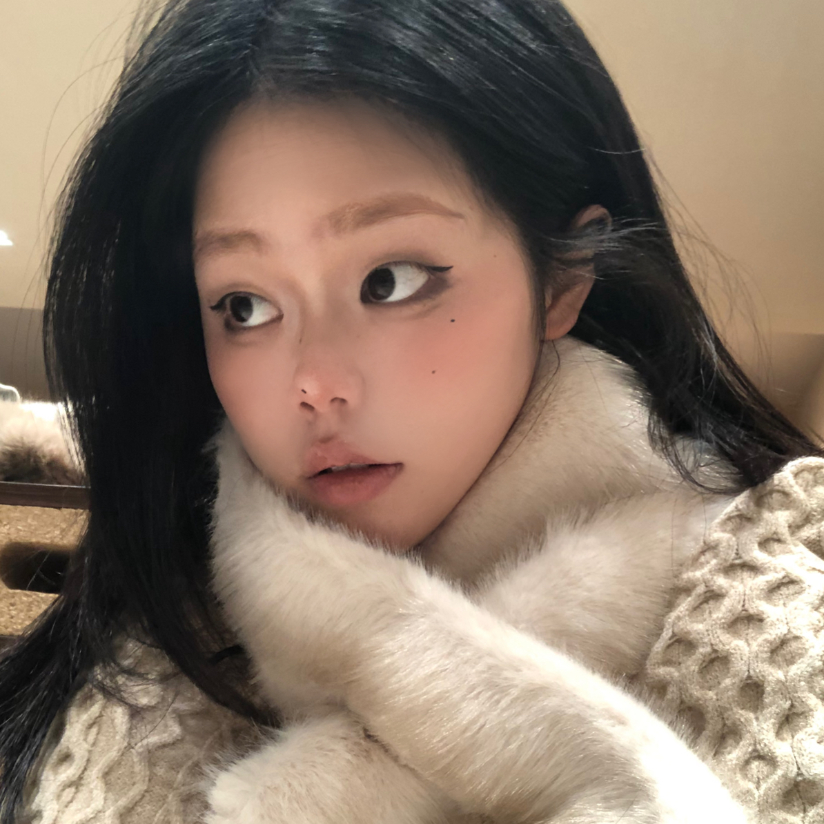 冬季保暖纯色双面加厚围巾毛绒女防寒护颈长款休闲百搭围脖