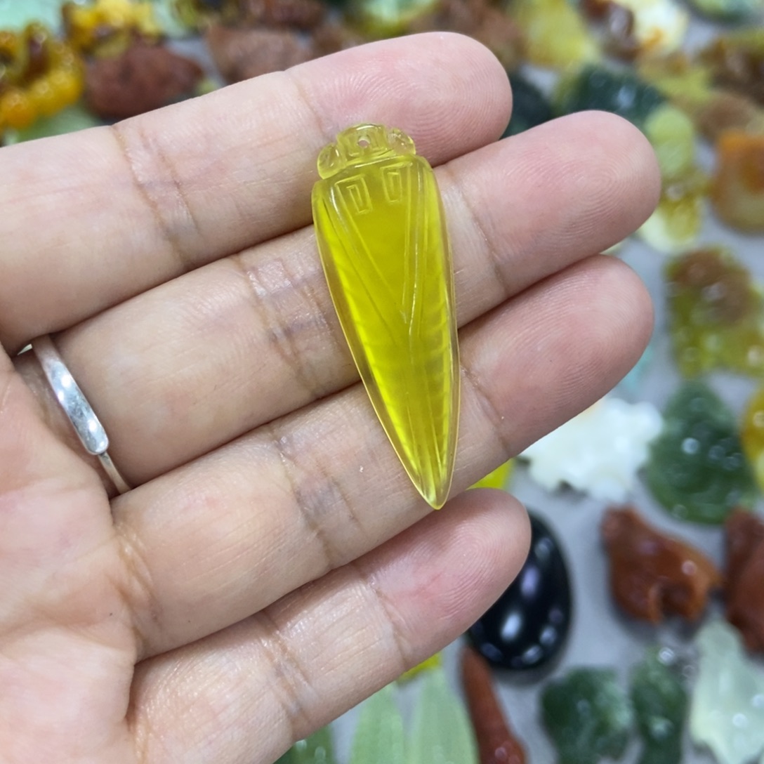 未镶嵌蛇纹石玉挂件