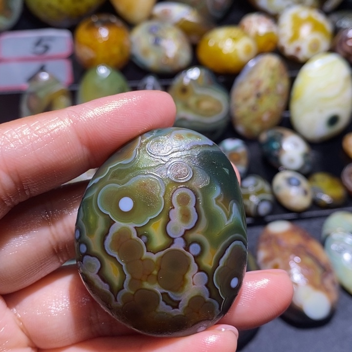 玛瑙/玉髓未镶嵌珠宝半成品71