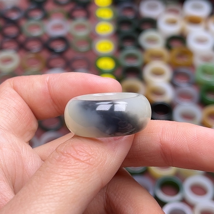 和田玉戒指未镶嵌18内径 一口墨