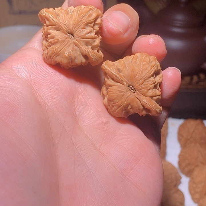 文玩核桃手把件白蛇谷