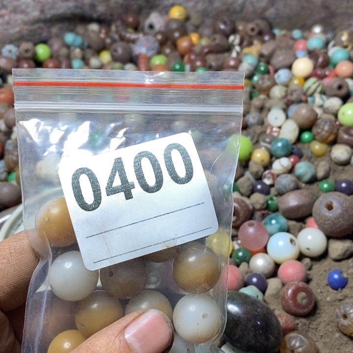 拦***月和田玉（糖玉）未镶嵌手链