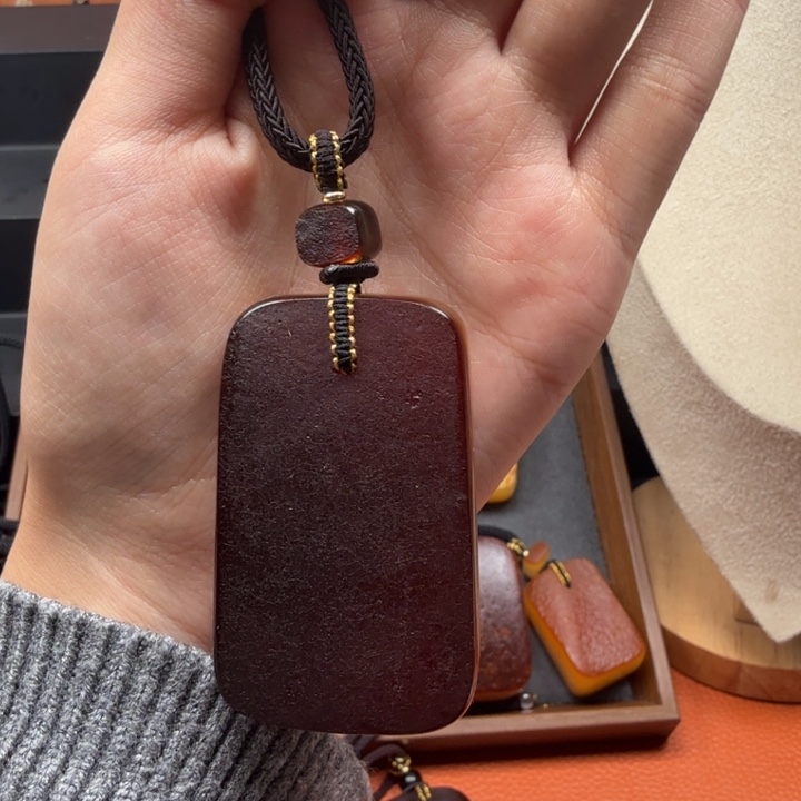 蜜蜡未镶嵌吊坠(赠链)