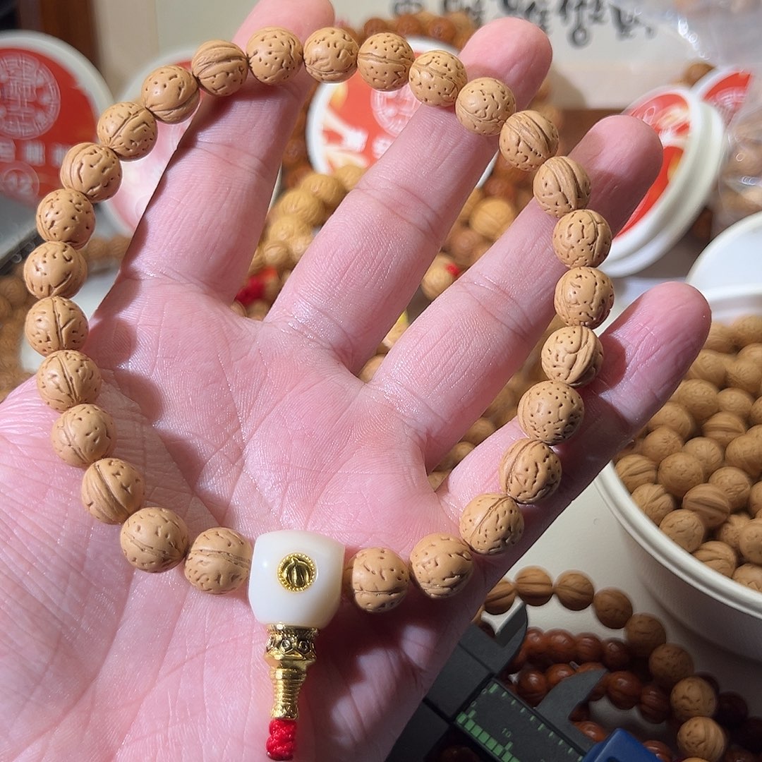 s***e桃核吊坠东北核核