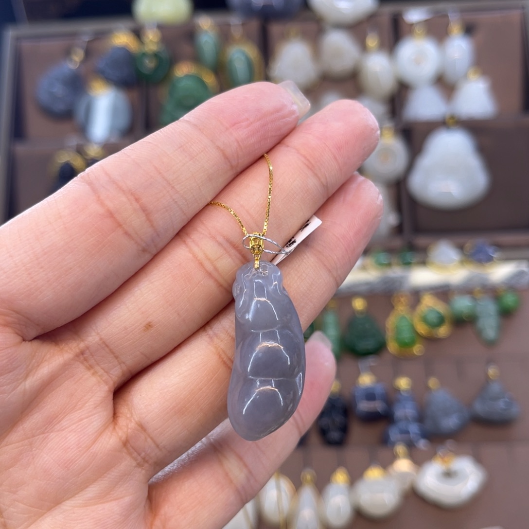 和田玉吊坠18K金镶嵌