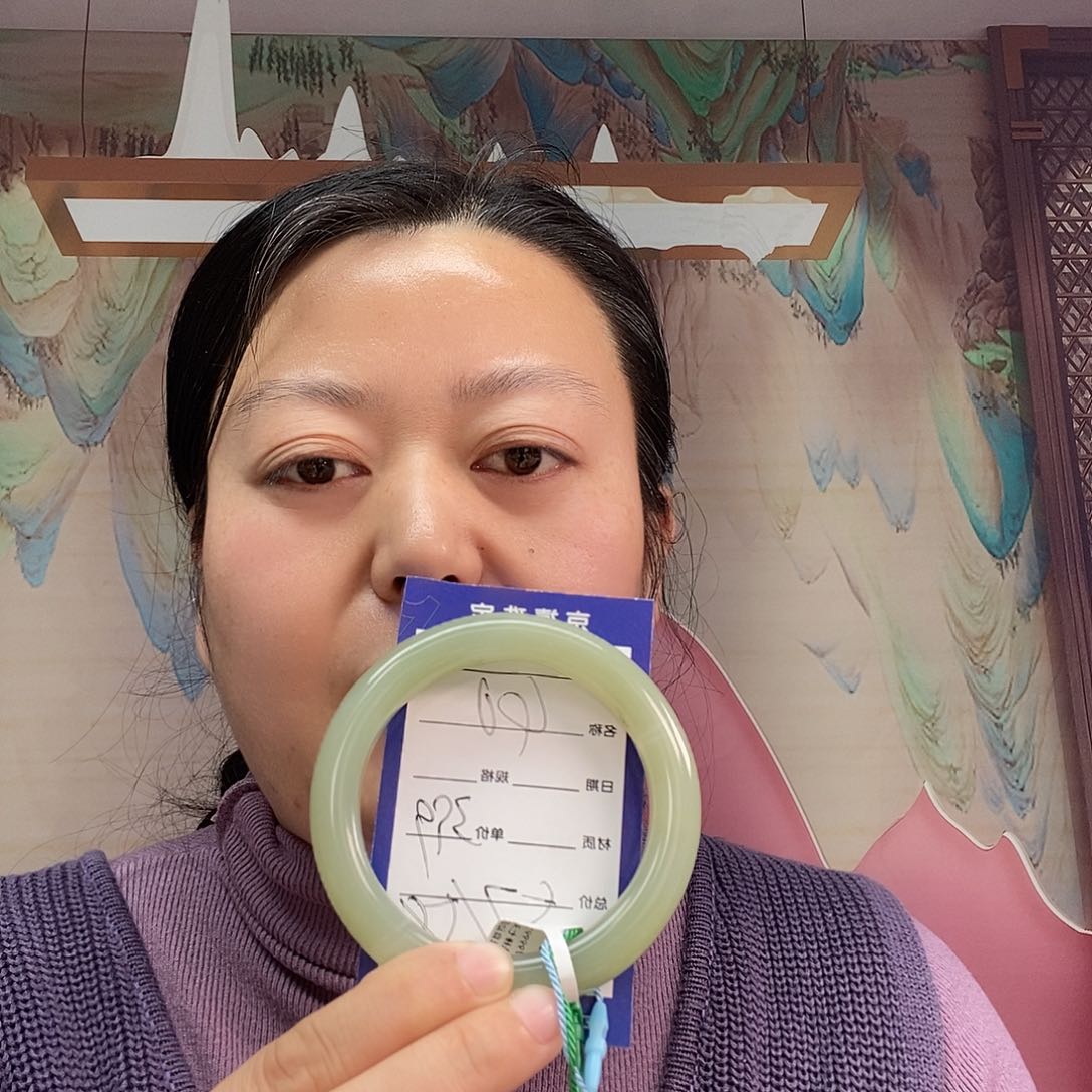 和田玉手镯未镶嵌透****质