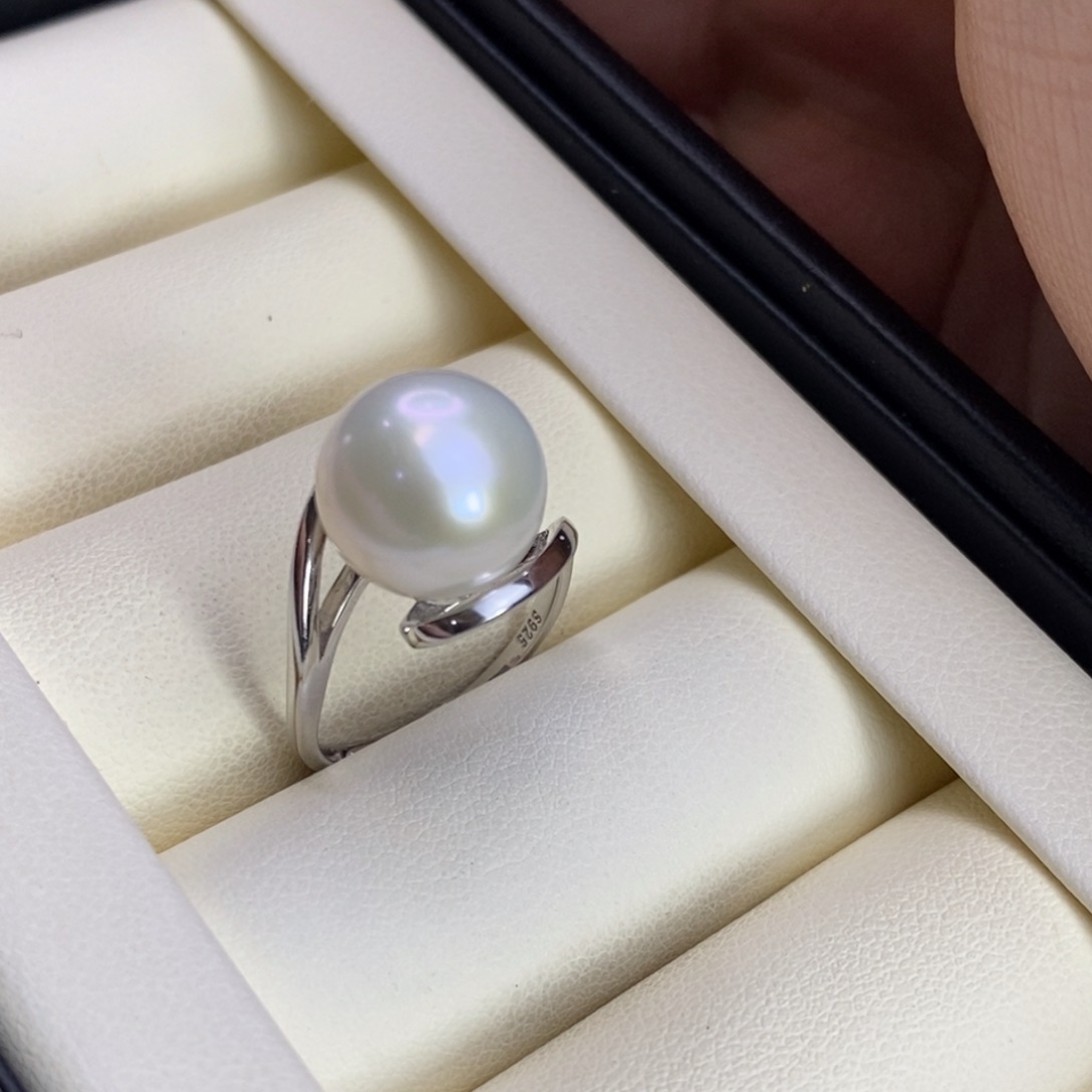 琦***宝淡水珍珠戒指银S925镶嵌特价微瑕