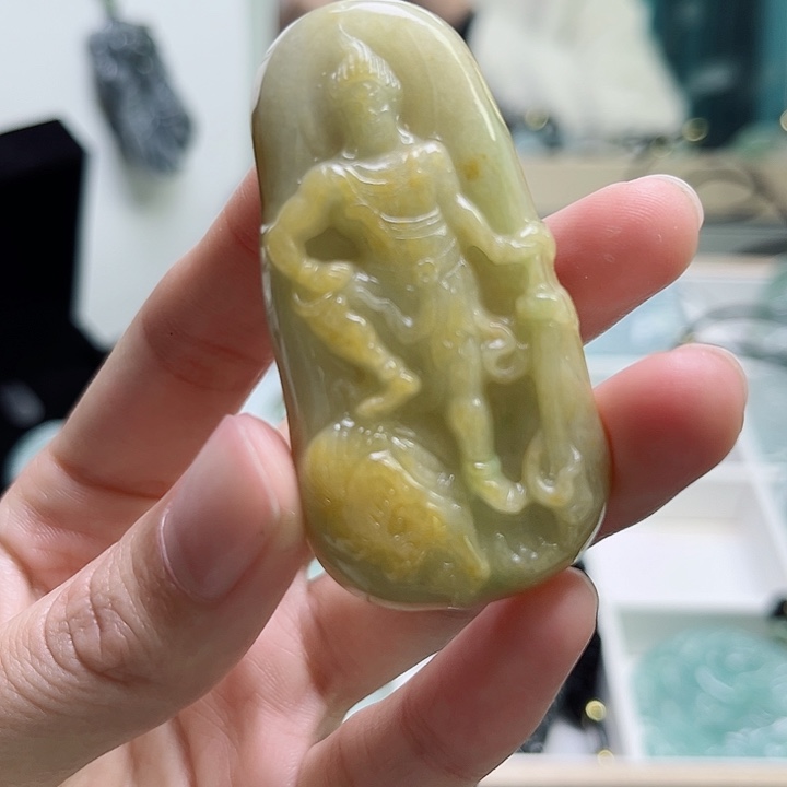 翡翠颈饰未镶嵌翡翠