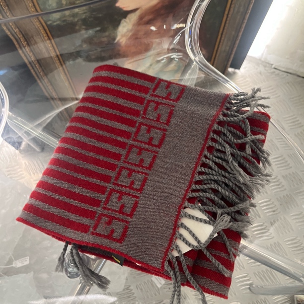 95新 FENDI/芬迪 复燃精选/流苏围巾