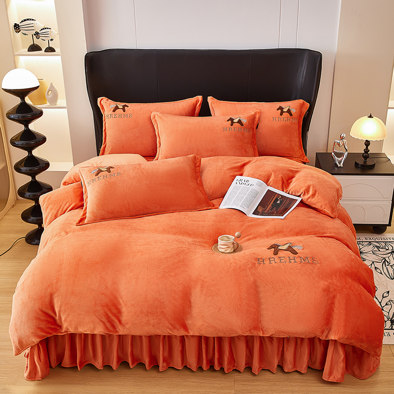 LangSha/浪莎冬季加厚牛奶绒床盖刺绣款四件套双面绒床盖可机洗